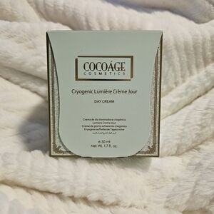 Cocoage Cosmetics Cryogenic Lumière Crème Jour Day Cream - White & Gold Box